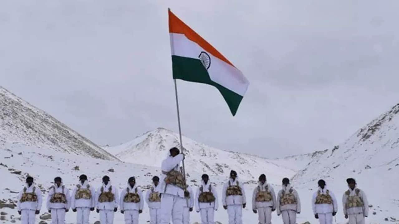 Decisions of mulayam singh yadav as a defence minister shocked the world, soft on Pak, China was trembling