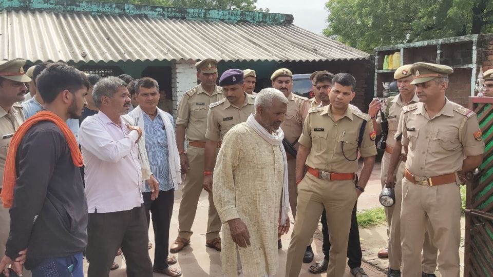 Agra Double Murder doubting after not getting face from daughter