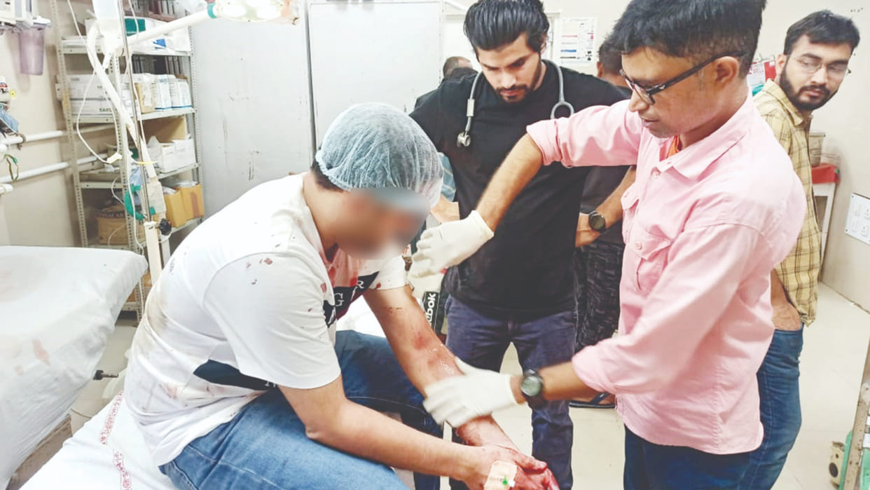 Car riders beat up two PGI doctors late at night in Rohtak
