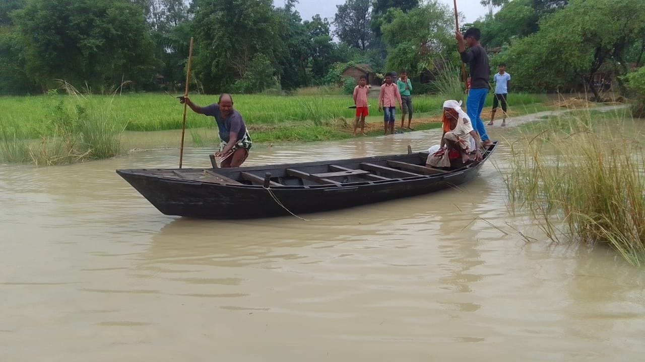 25 villages of two blocks surrounded by flood water