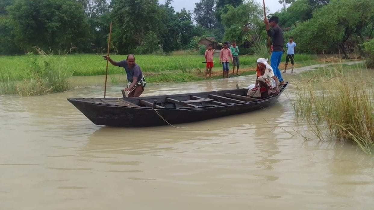 25 villages of two blocks surrounded by flood water