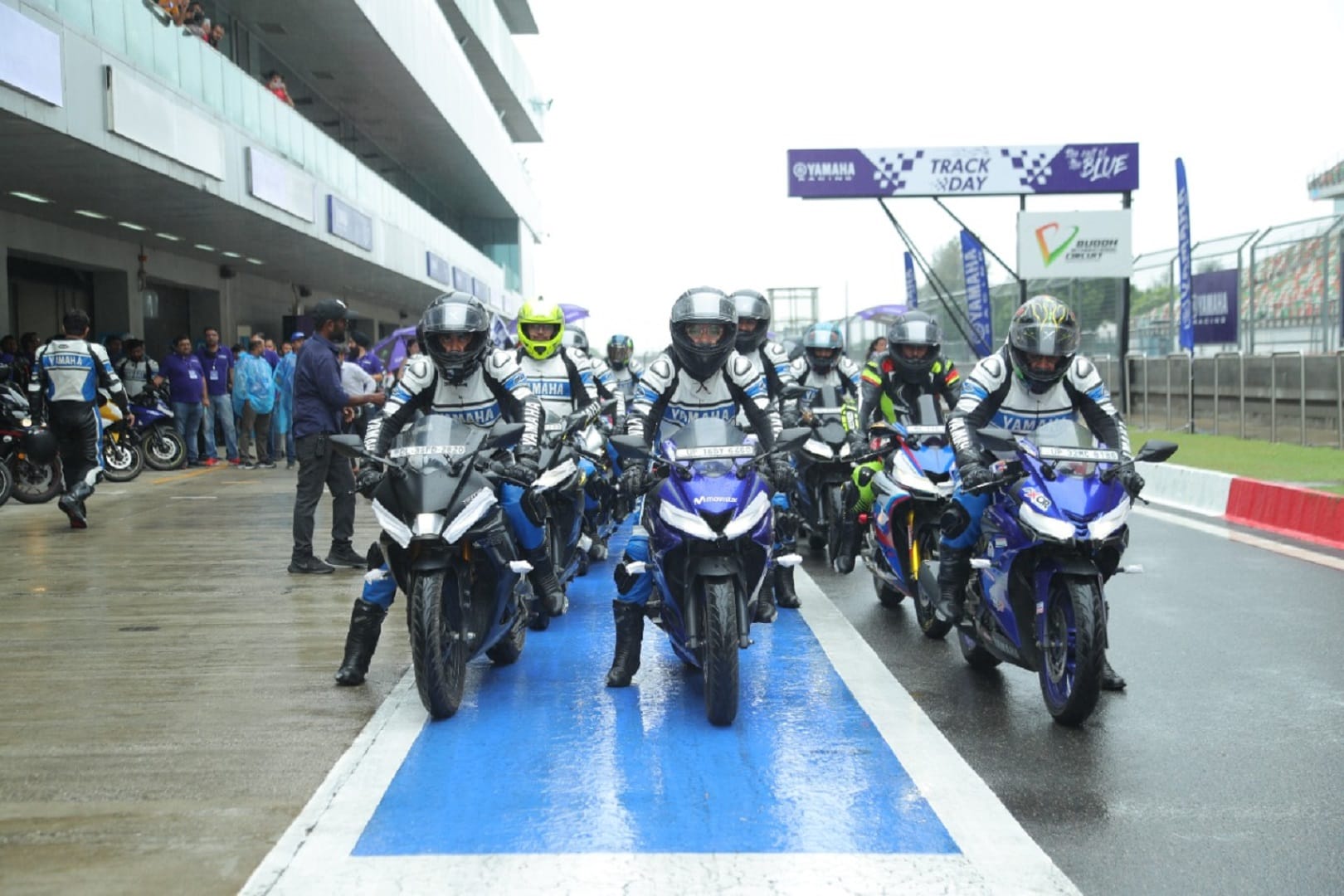 Yamaha Blue Square outlets number reaches to 100 in India Yamaha Motor yamaha bike models in india