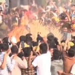 नेता जी को अखिलेश यादव ने दी मुखाग्नि