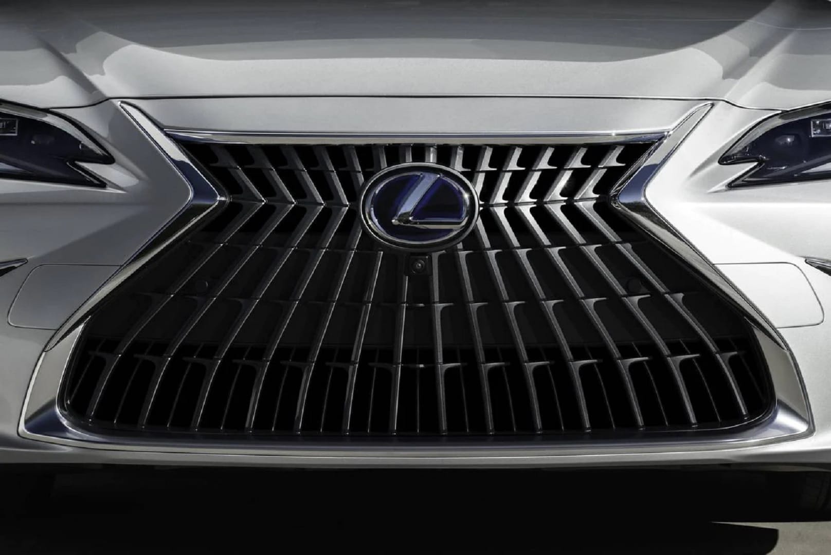 2022 Lexus ES 300h launched in India Know Price Featues Specs News in Hindi