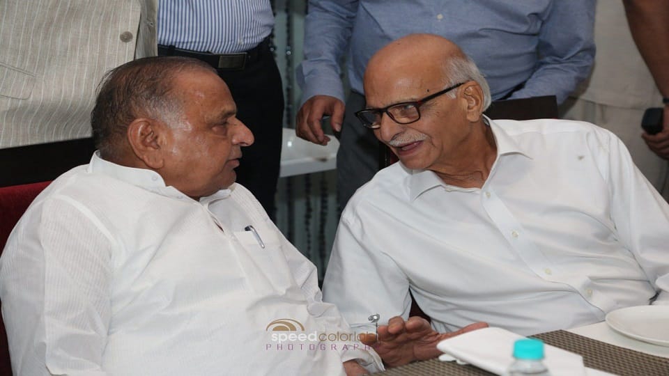 Mulayam Singh Yadav memory with dr rs pareek agra