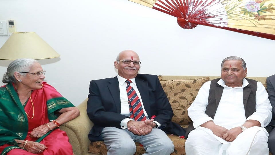 Mulayam Singh Yadav memory with dr rs pareek agra