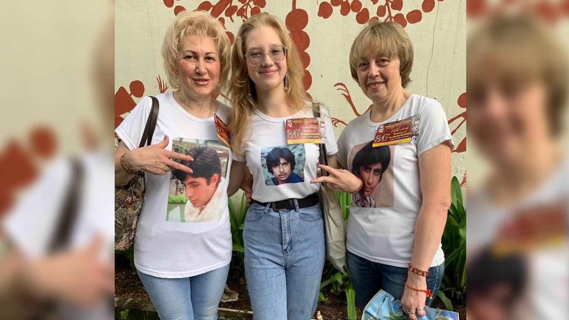 Amitabh Bachchan fans show up all day in Mumbai actor said Thank you very much