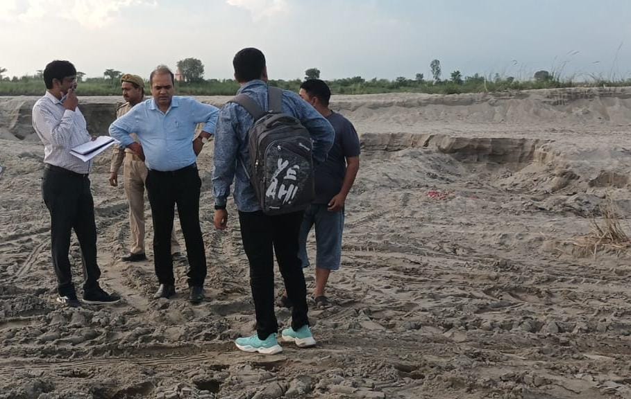 Measurement of illegal sand mining in Aslampur Bartha