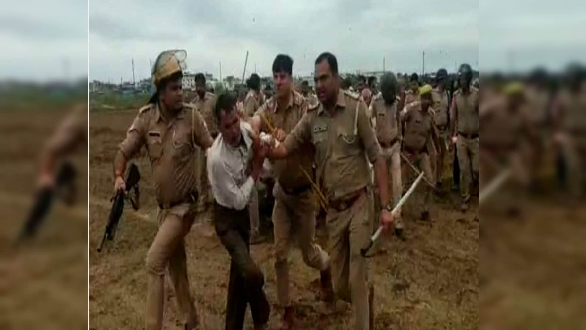 Baghpat: Ruckus over land occupation, police forcibly picked up farmers sitting on dharna