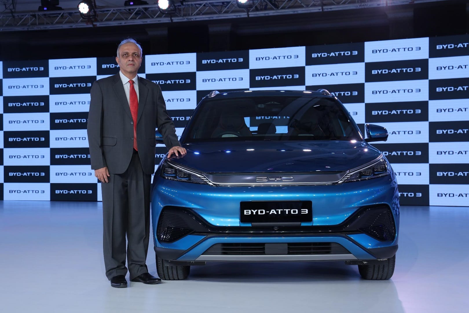 BYD Atto 3 Electric SUV Launched in India Know Price Range Features Specs News in Hindi