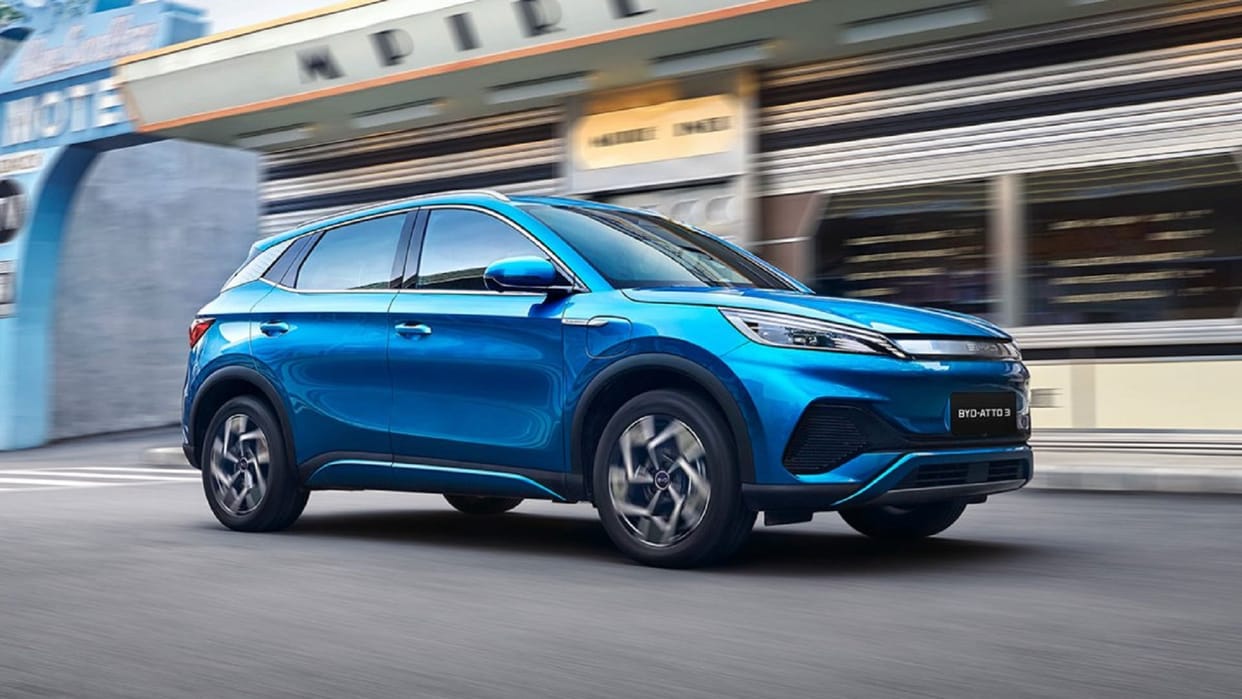BYD Atto 3 Electric SUV Launched in India Know Price Range Features Specs News in Hindi