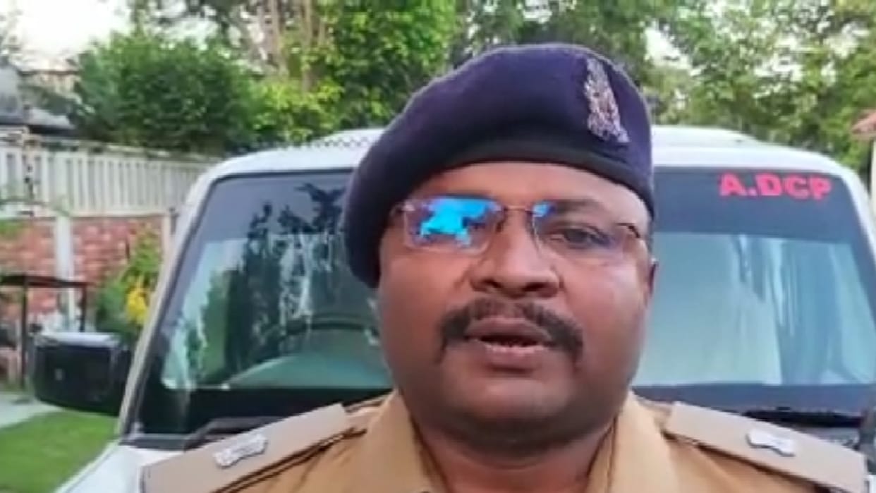 Double decker bus collided with truck, Army jawan killed, nine passengers injured, bus was going from Gorakhpu