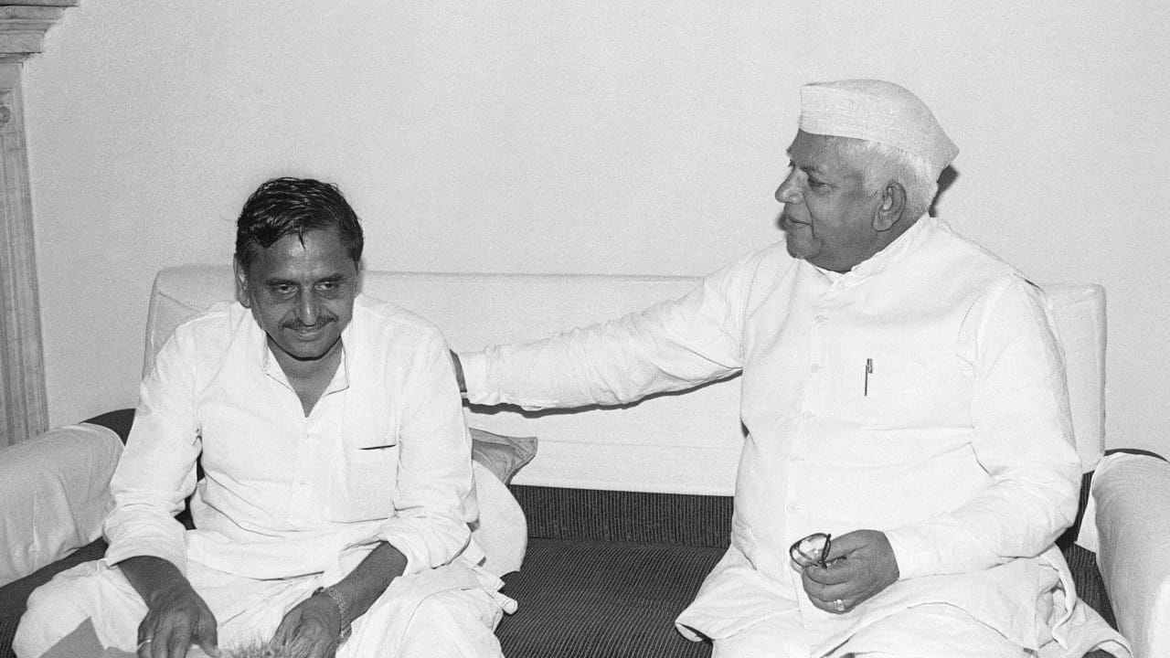 Mainpuri By-Election 2022 BJP will be able to break that Chakravyuh created by Mulayam singh yadav