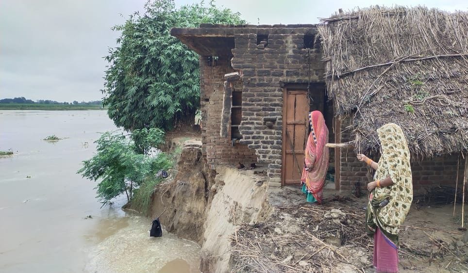 Hardoi, Flood in Garra river, house submerged in water due to demolition