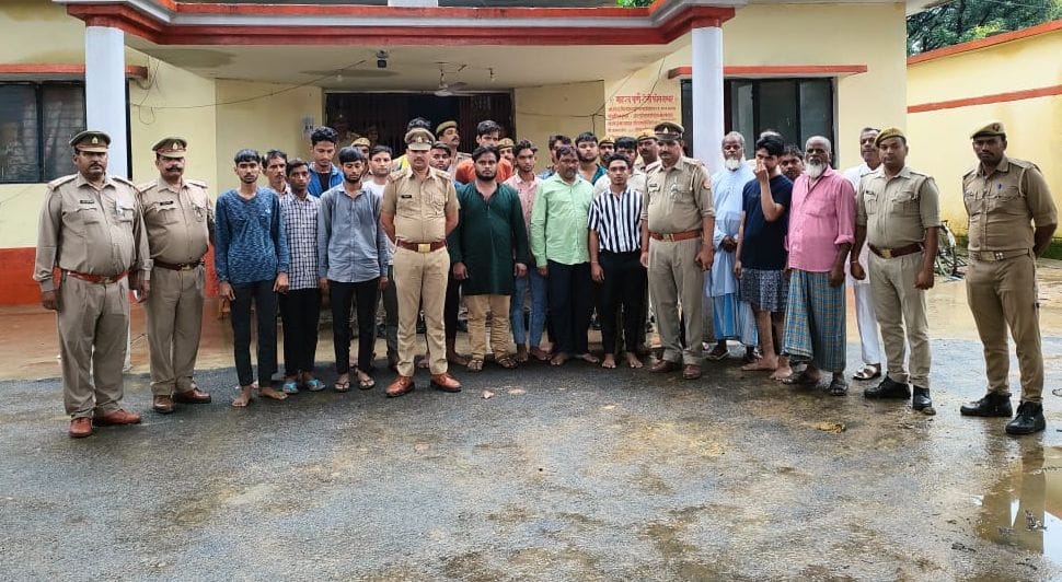 arrest,police,Nagar Panchayat,gonda,Shopkeeper