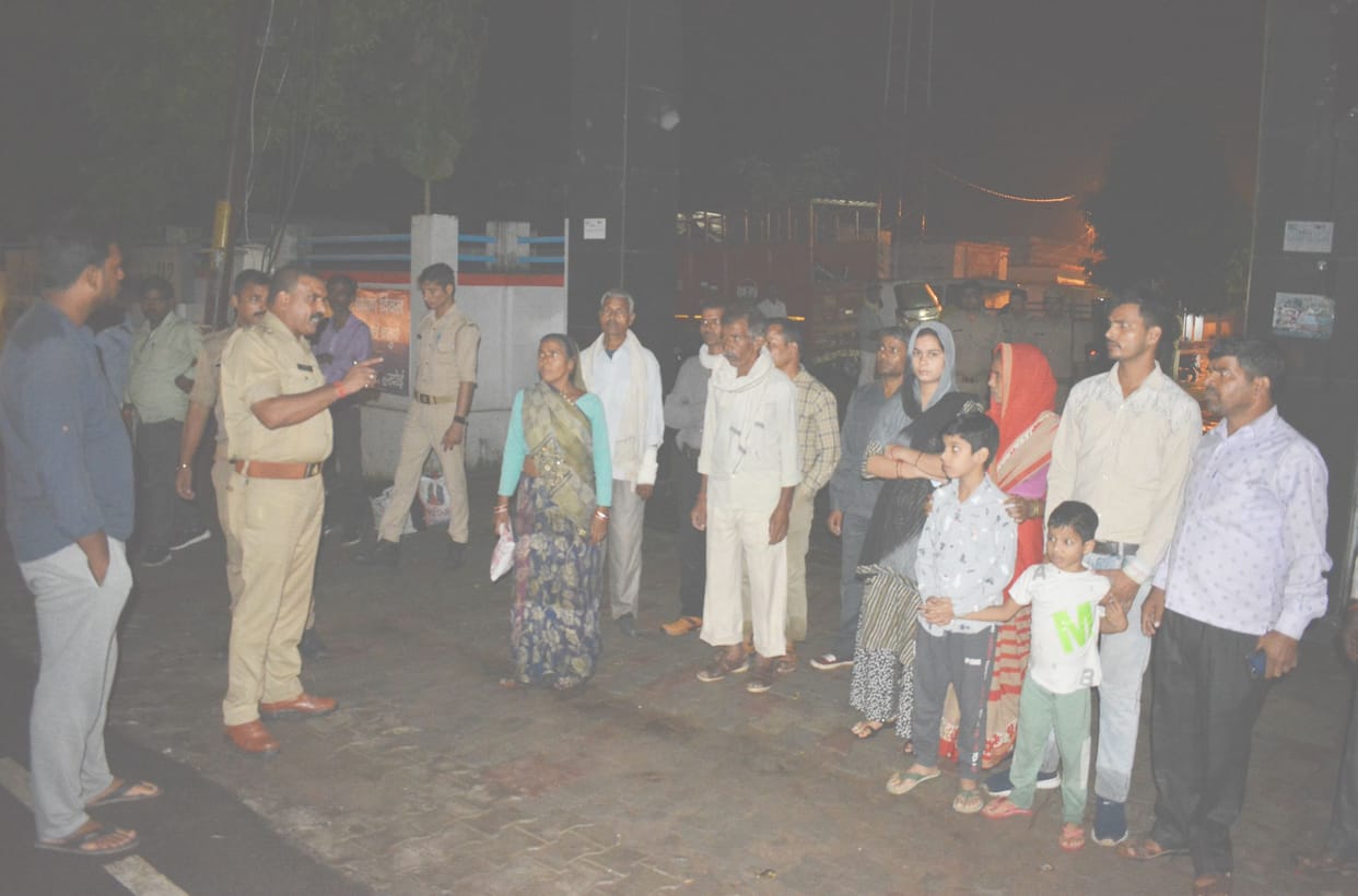 Hardoi, Unknown dead body was identified, family members created a ruckus