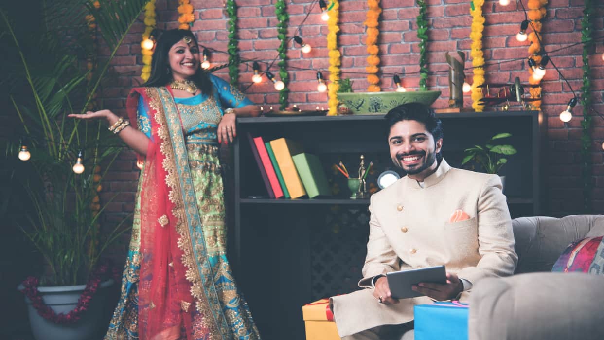Relationship Tips Couple Activities in Festive Season Make Festival More Interesting And Colorful
