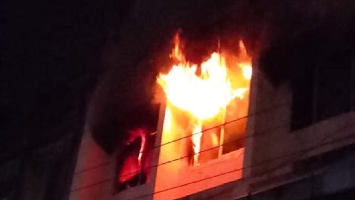 massive fire broke out in warehouse built in complex in chhattisgarh bilaspur