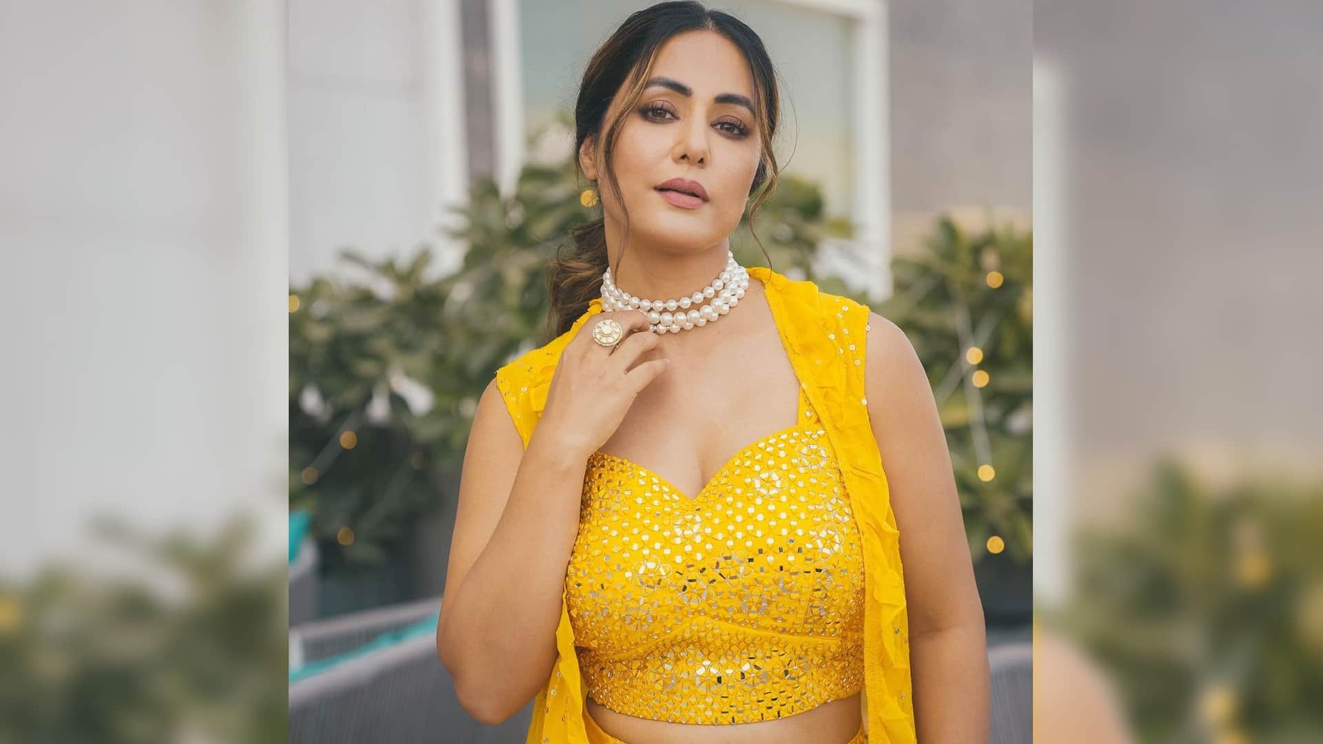 Actress Hina Khan Looks Beautiful in Yellow Outfit Best for Karwa Chauth 2022