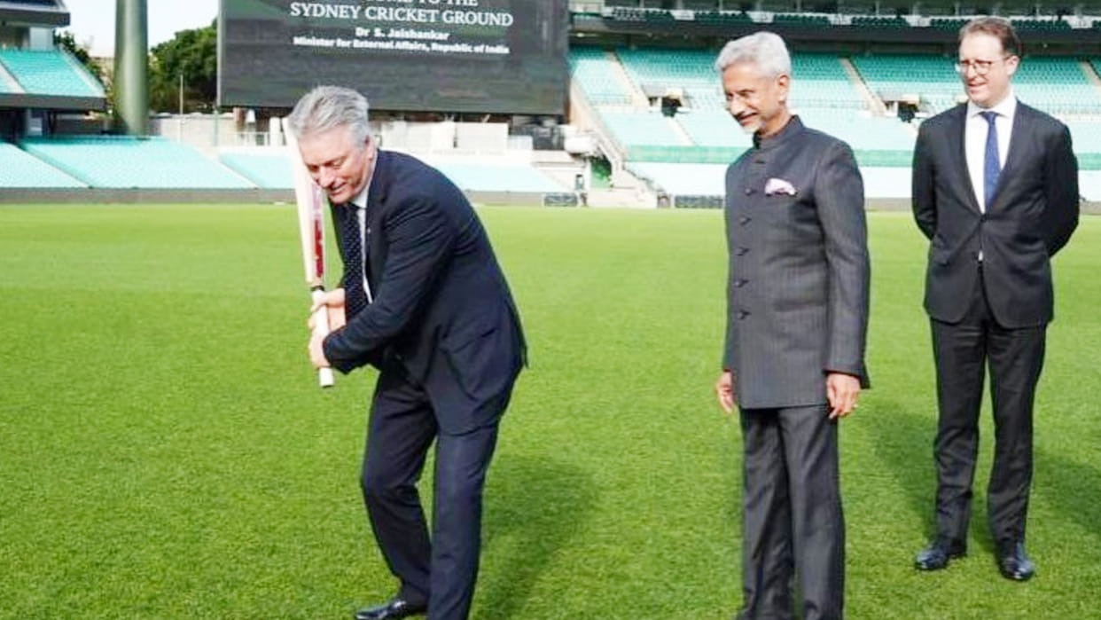 India's Foreign Minister Jaishankar meets Australia Cricket Legend Steve Waugh at SCG; gets cricketing lessons