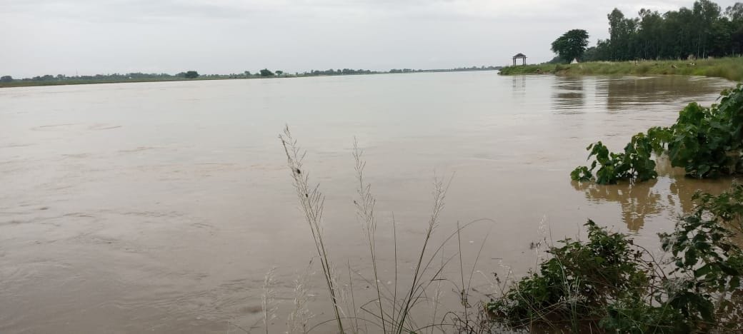 Flood victims' problems increased due to increase in Ghaghra river
