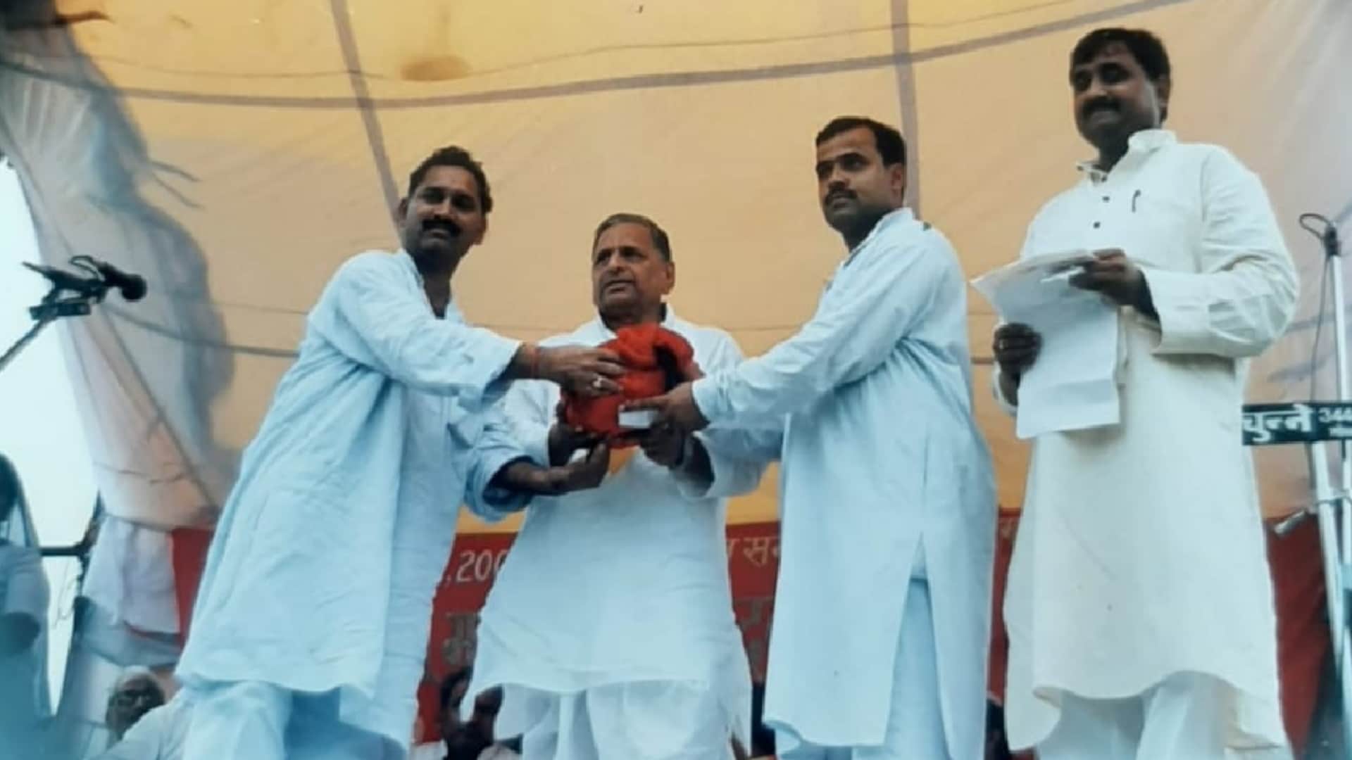Condolences in Gorakhpur on death of former CM and former Defense Minister Mulayam Singh Yadav