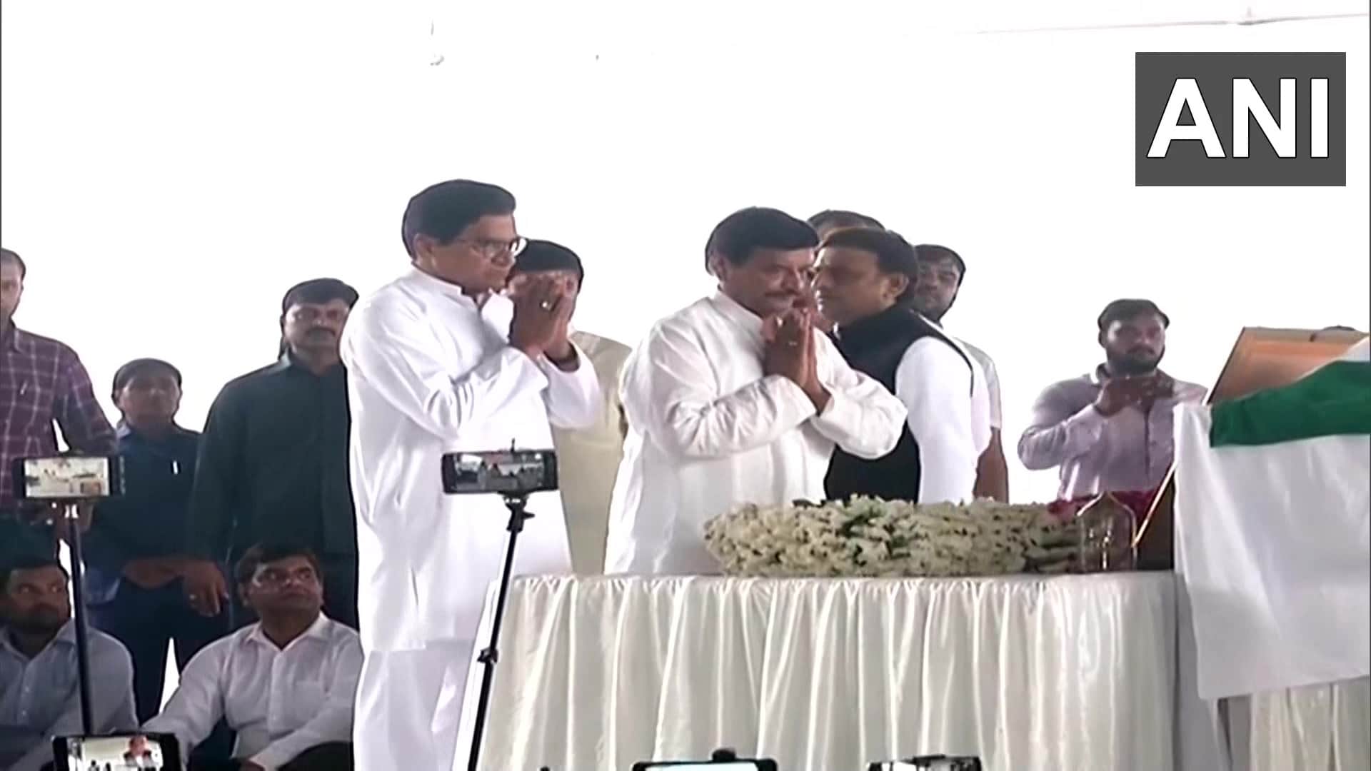 Mulayam Singh merged into Panchtatva: Akhilesh paid tribute, CM of many states paid tribute