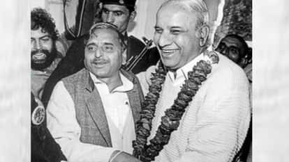 मुलायम सिंह यादव व कांशीराम।