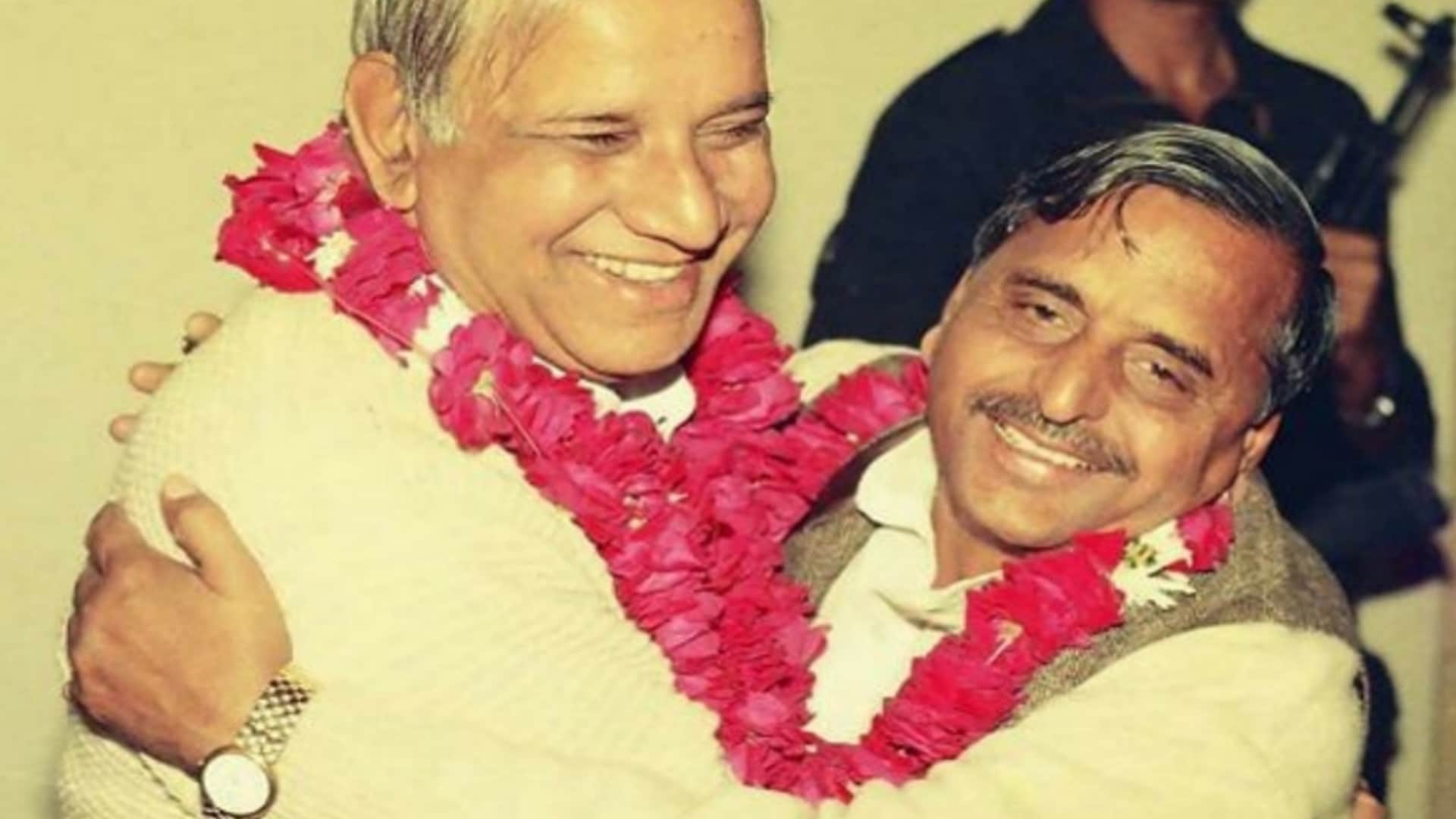 Read the success story of Mulayam Singh Yadav.