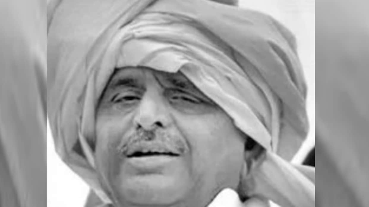 This is how Mulayam Singh Yadav became the Chief Minister first time.