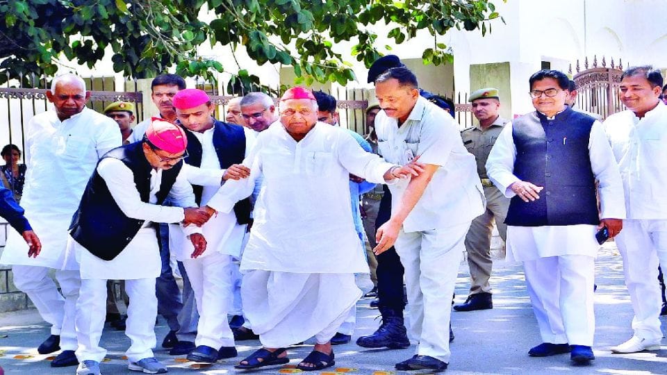 mainpuri lok sabha seat by election 2022 mulayam singh yadav samajwadi party won nine times