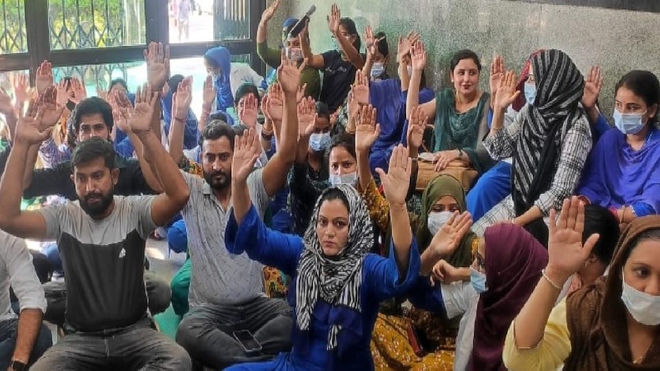 jammu: nursing staff assaulted in GMC Rajori, technical assistant suspended