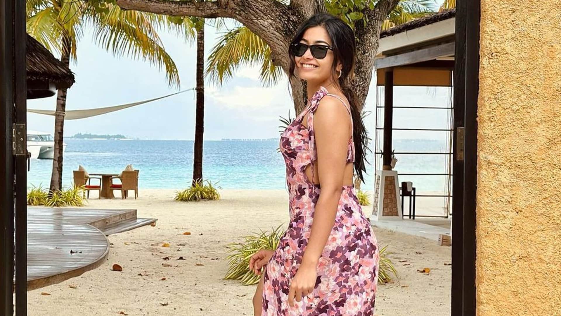 Photos of the Day Tajasswi Prakash romance with karan Kundra Bold Look Jannat Zubair Celebrity Updates