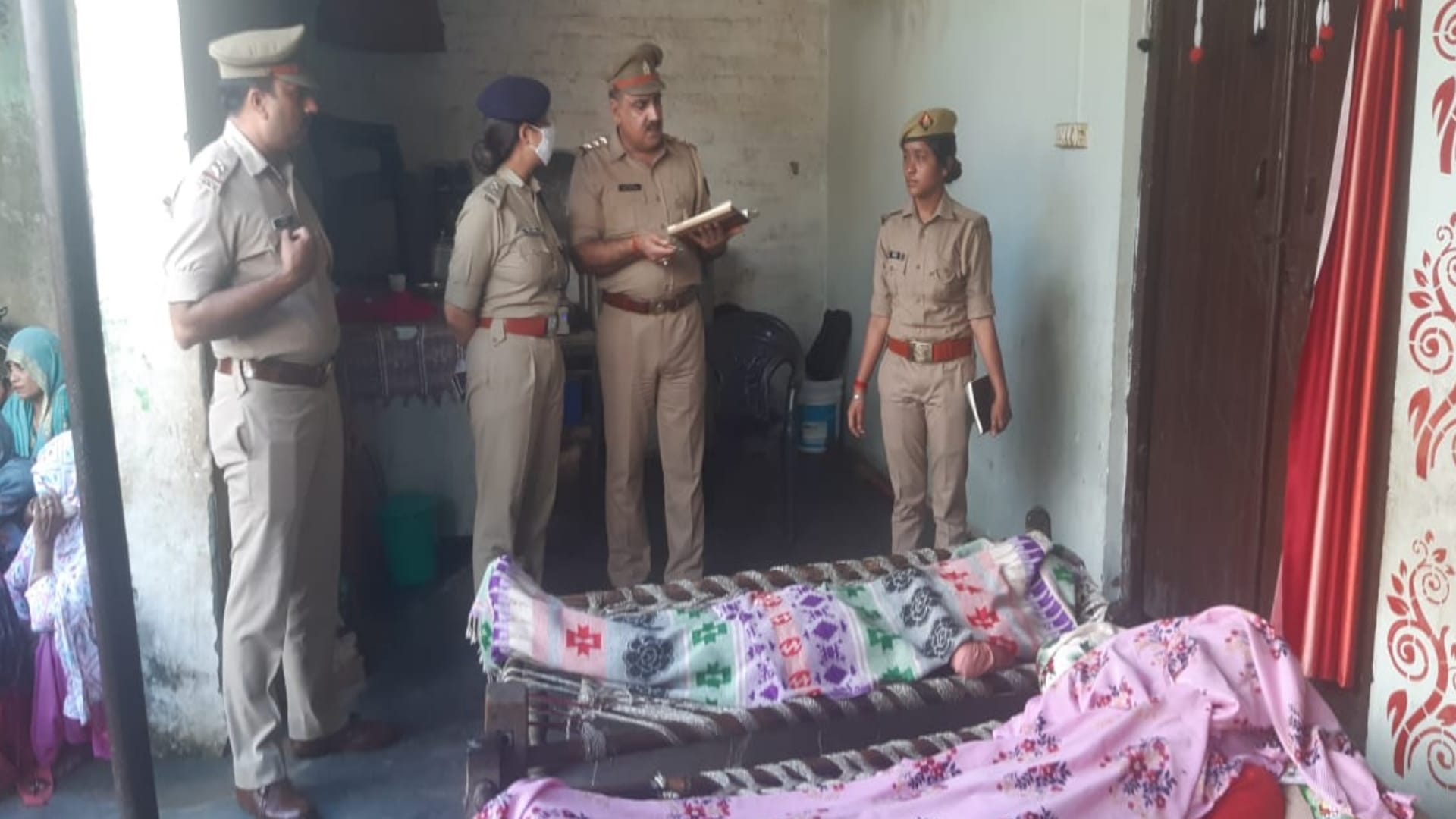 The husband and wife have died in a village of Saharanpur after thee years of marriage