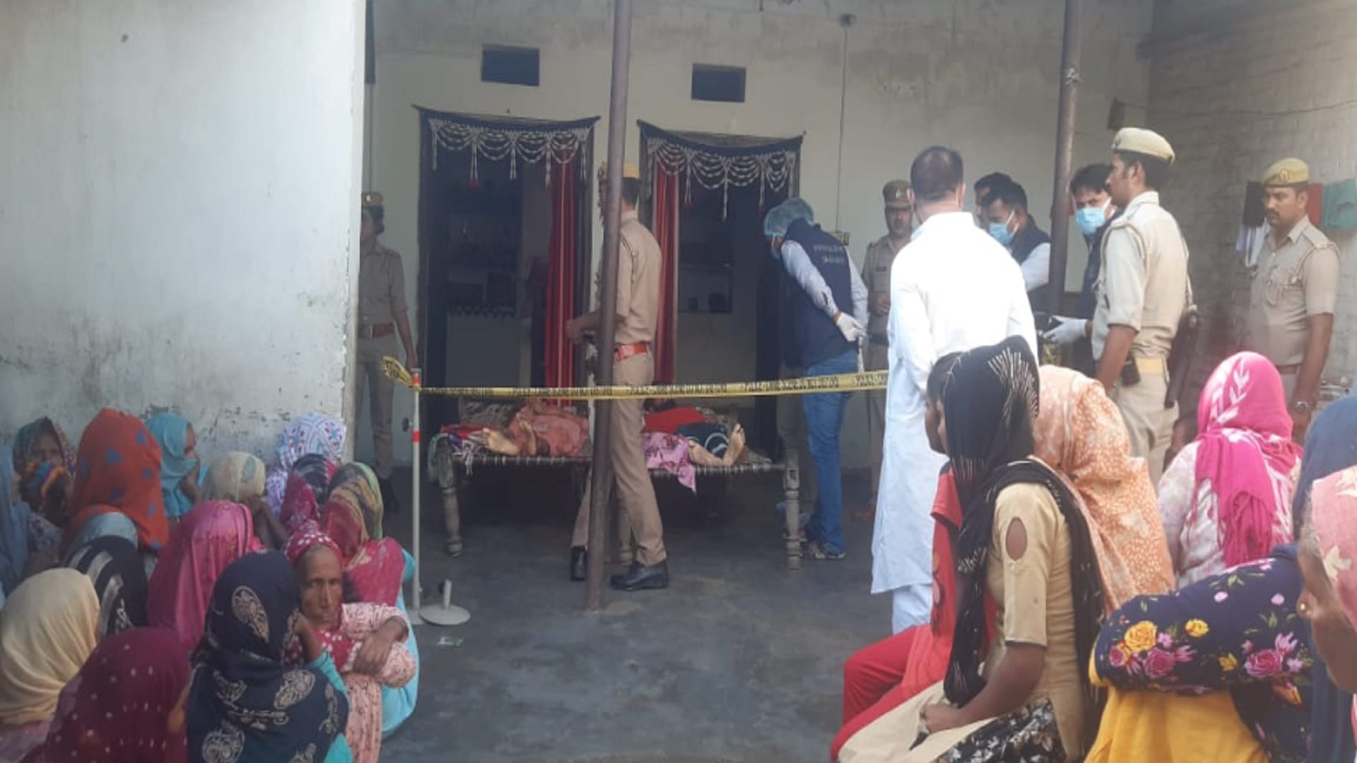 UP News: Due to suicide of couple in Saharanpur, family mourns
