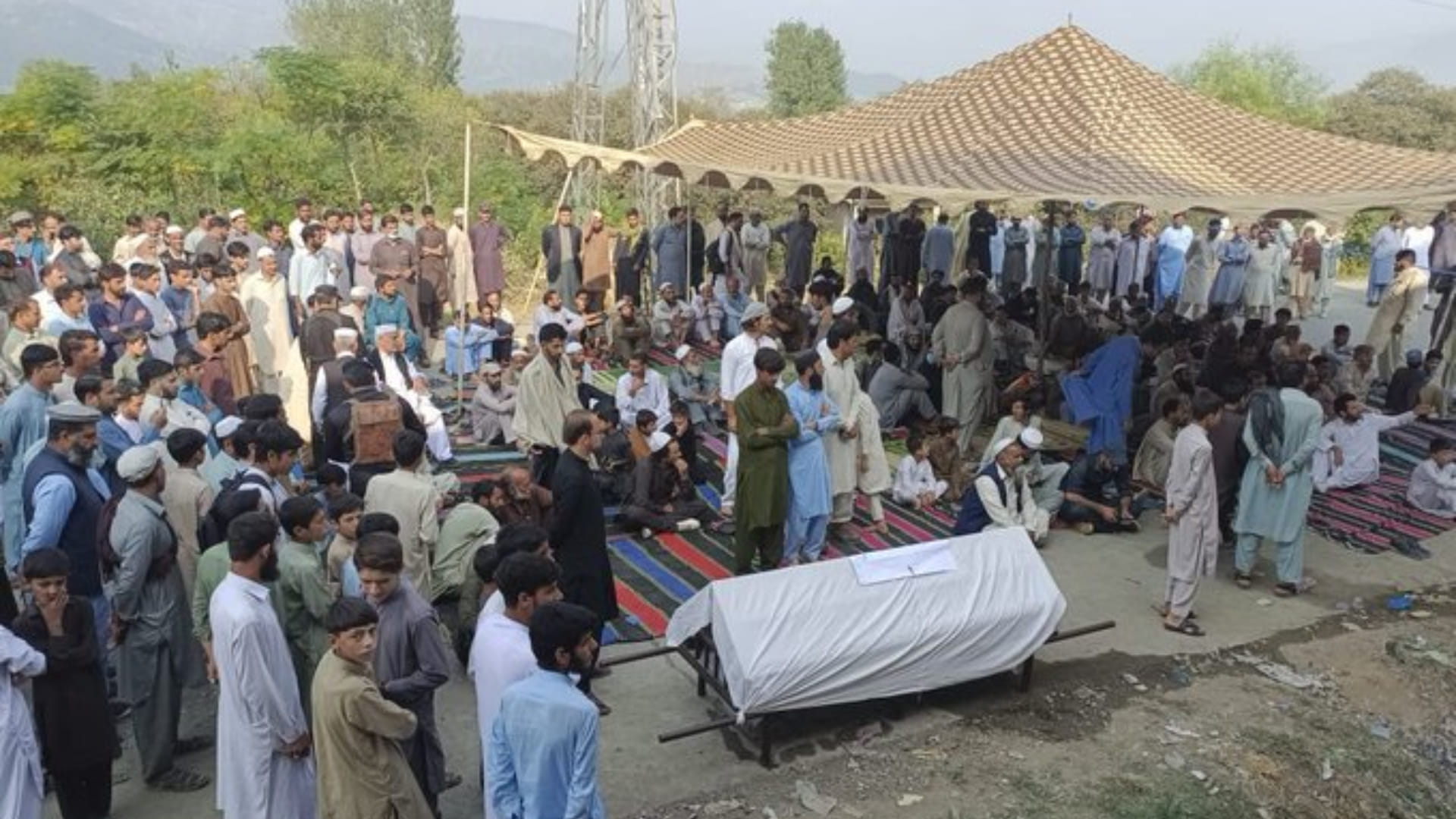 Protesters in Pakistan's Swat District warn they will march to Islamabad if perpetrators of school van attack