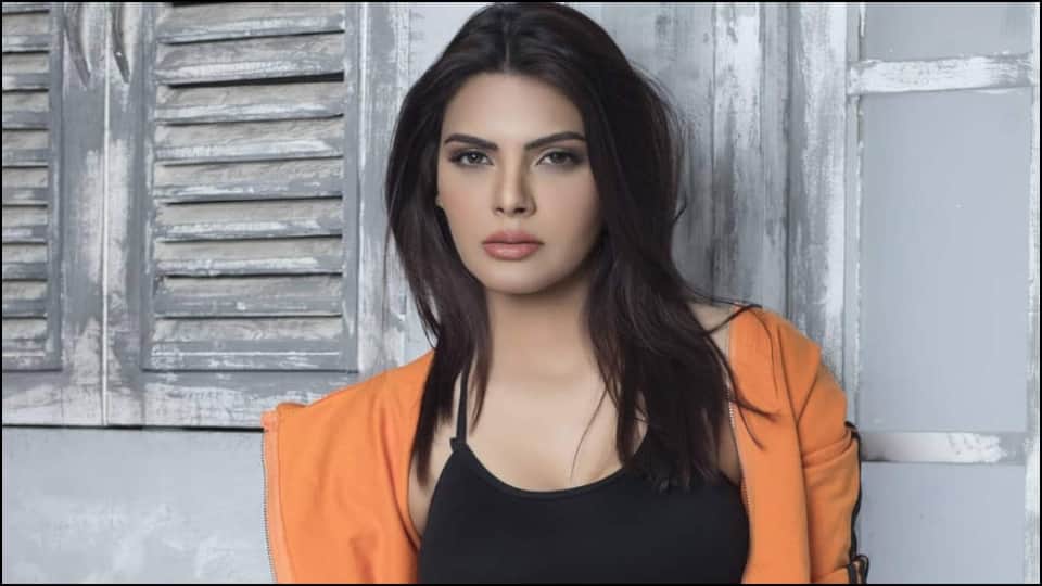 Bigg Boss 16 sherlyn chopra tweeted against metoo accused sajid khan said enter show and give him the rating