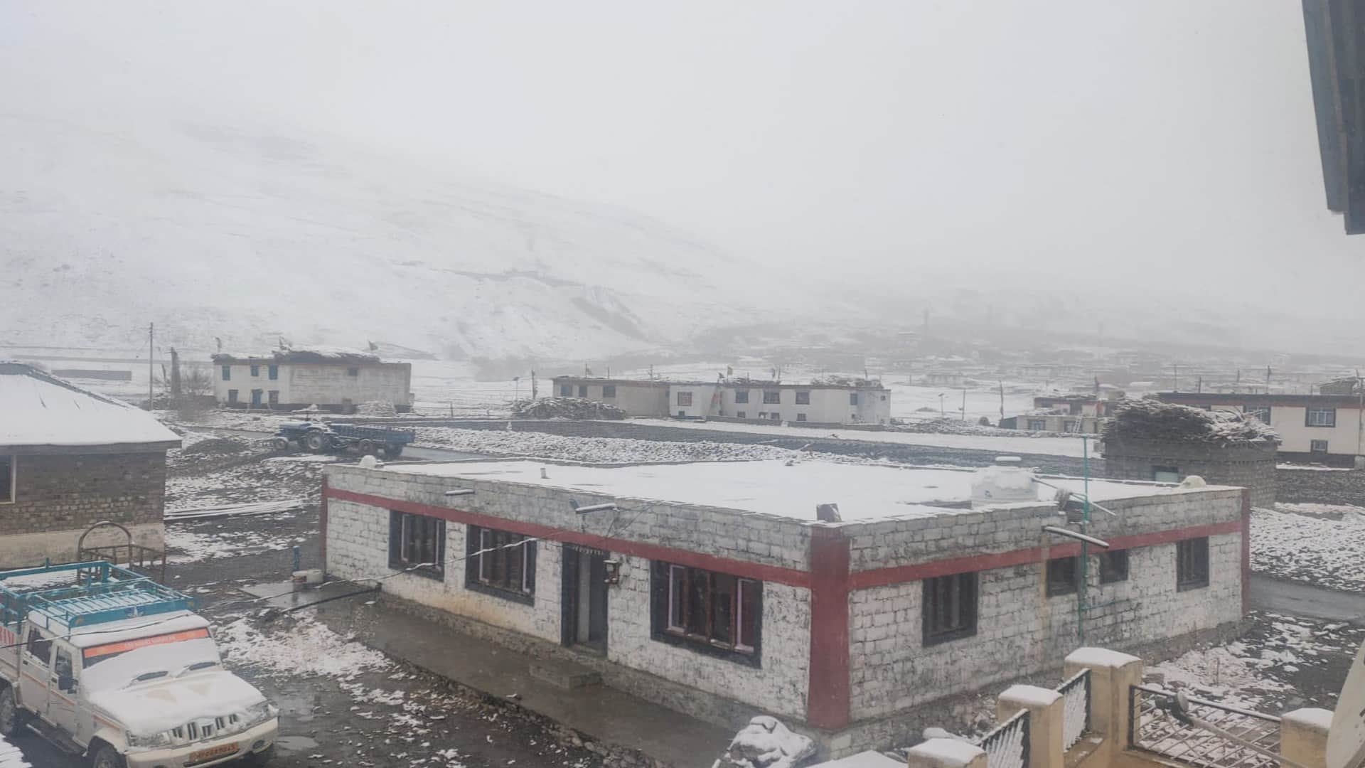 Himachal Weather, The residential areas of Lahaul including Koksar village covered the snow cover