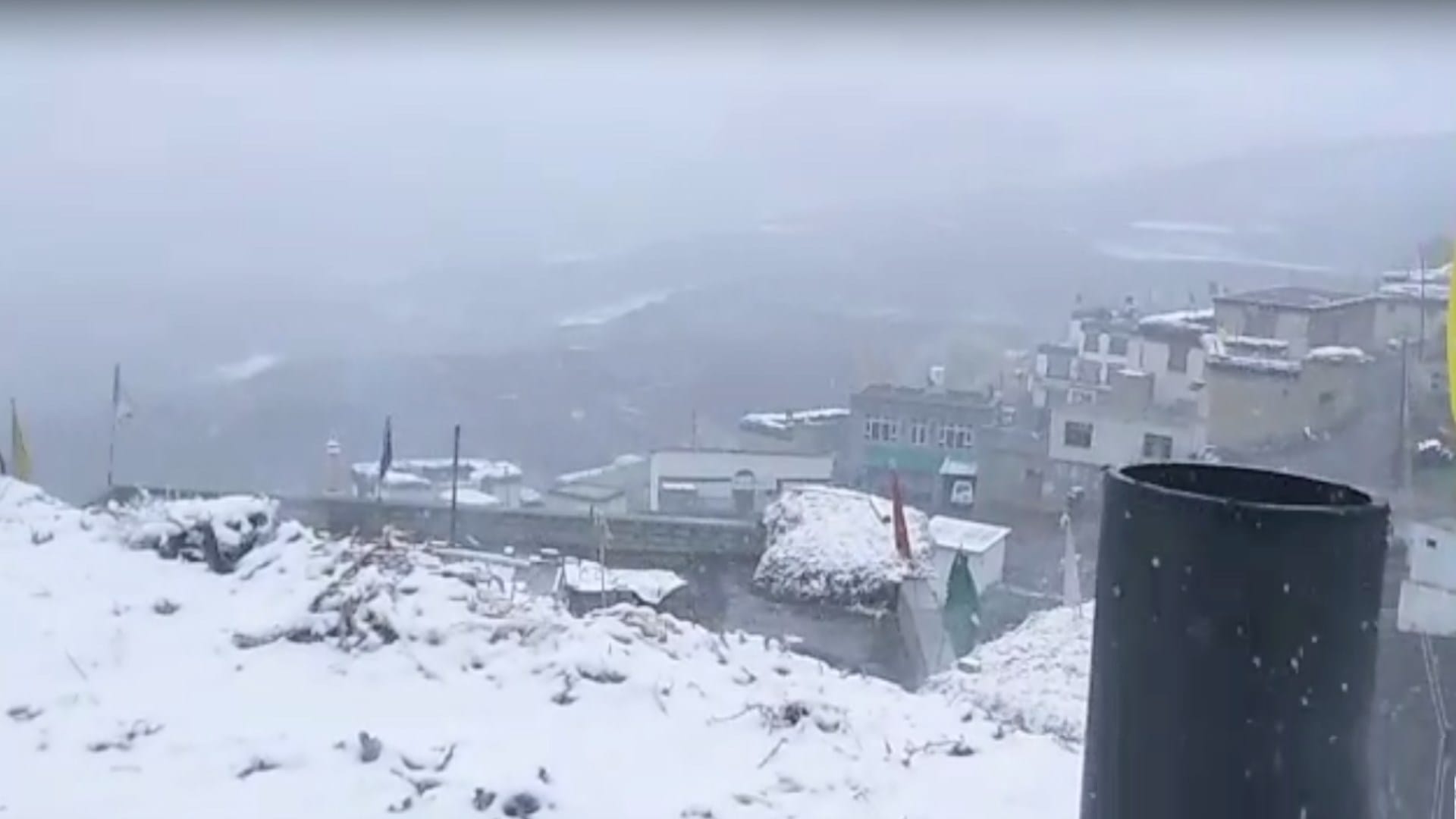 Himachal Weather, The residential areas of Lahaul including Koksar village covered the snow cover