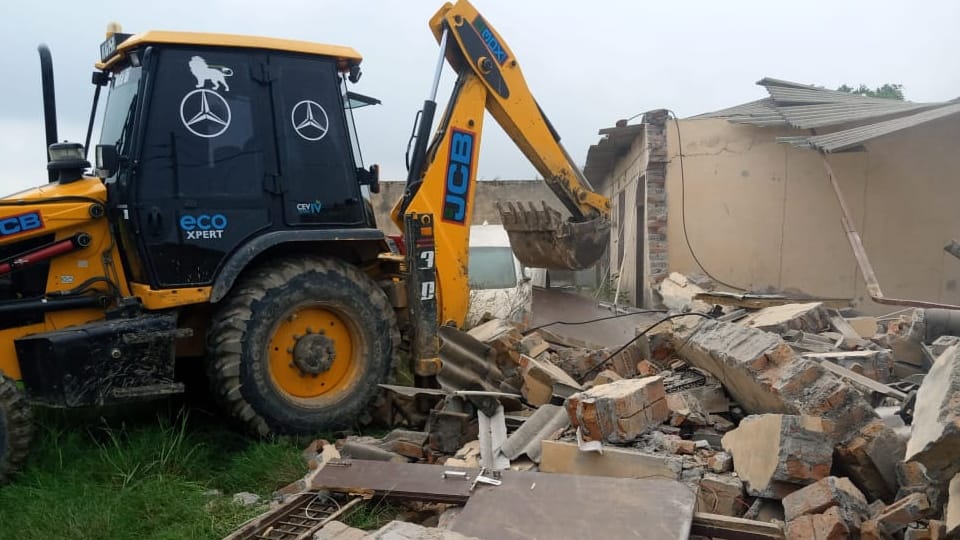 Two illegal possessions of liquor smuggler Bhupendra demolished in sonipat