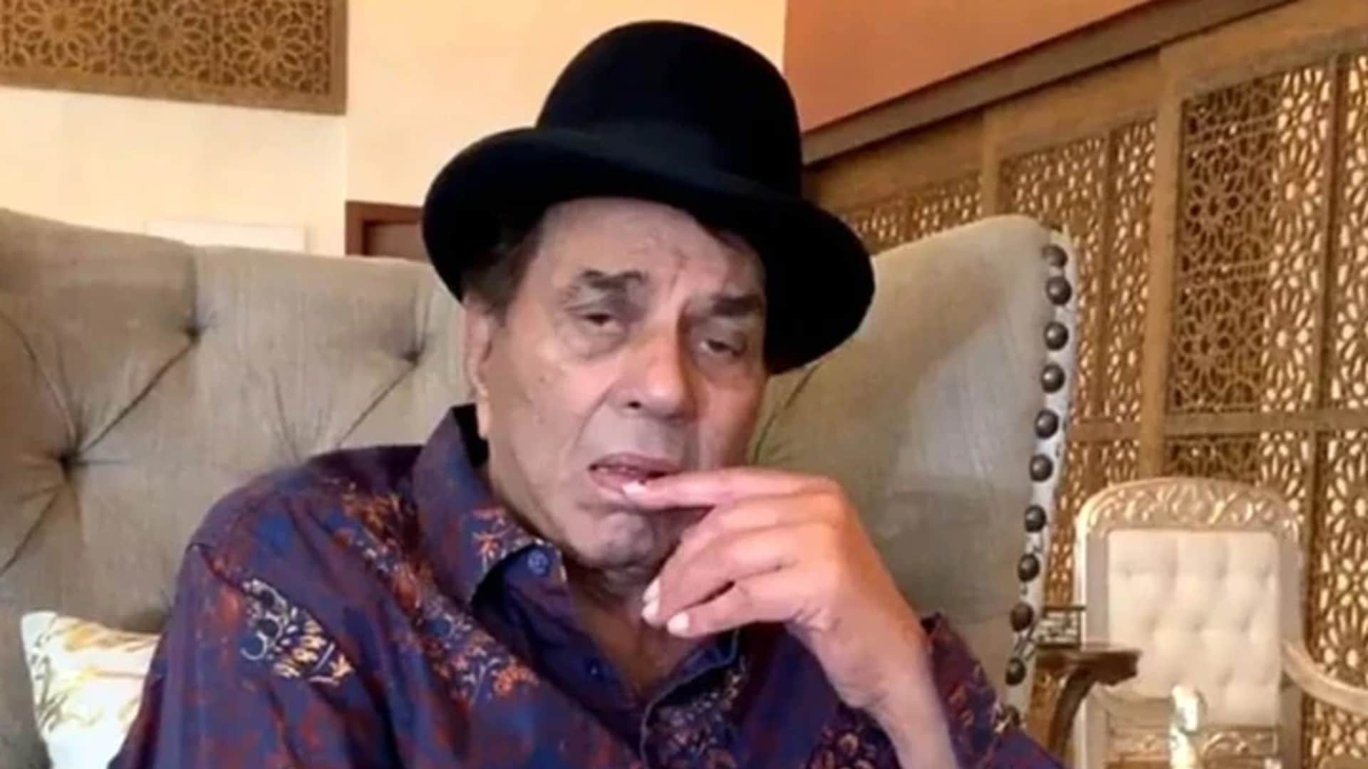 Javed Akhtar said in Interview Dharmendra had rejected Zanjeer actor reacted on social media