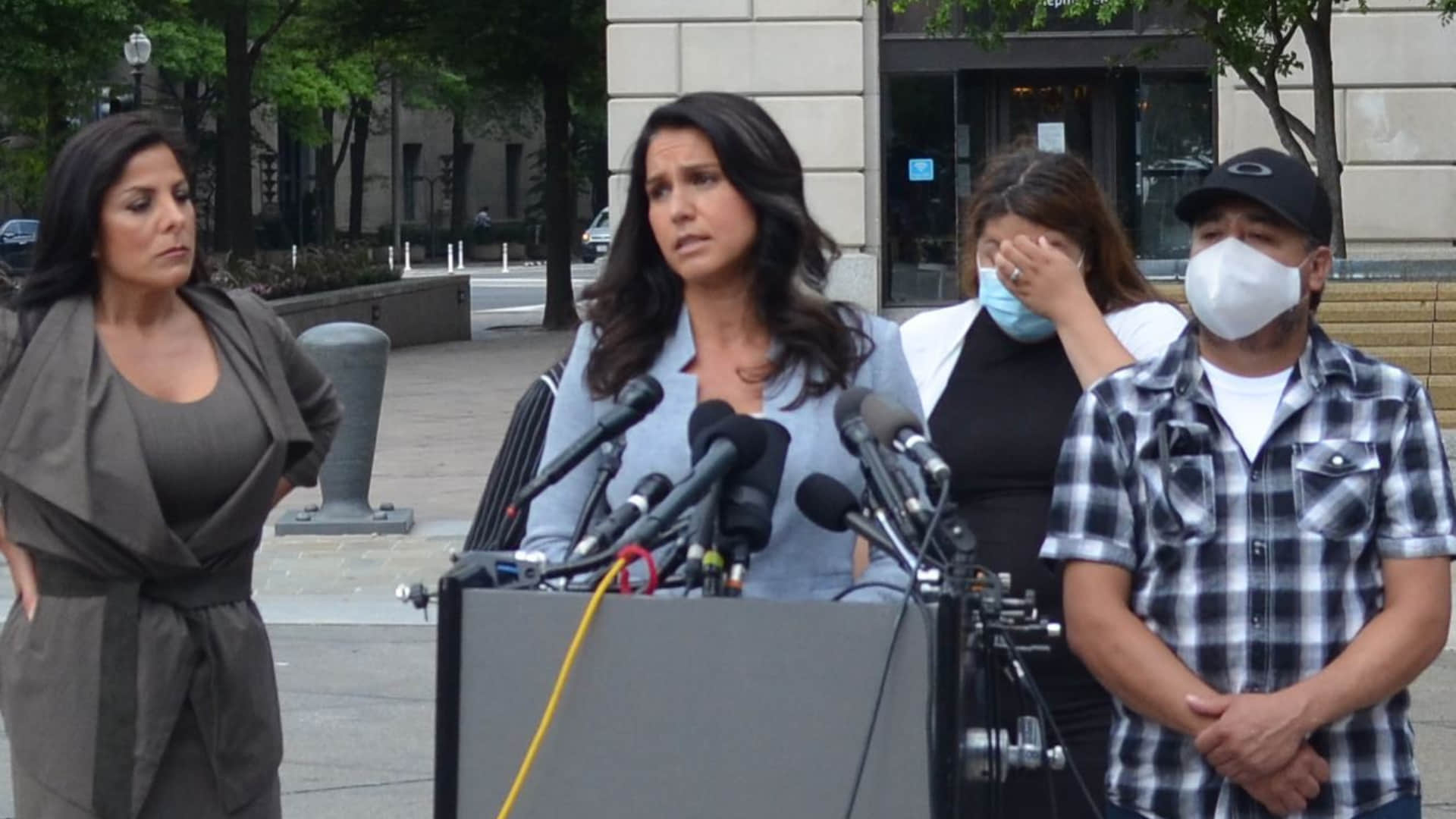 Tulsi Gabbard quits Democratic Party calls it a party of elitist cabal of war mongers