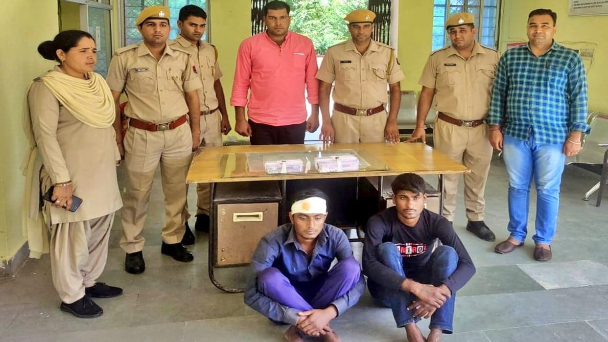 Two miscreants of Bavaria gang arrested stole gold-silver items by breaking shutter in Nagaur