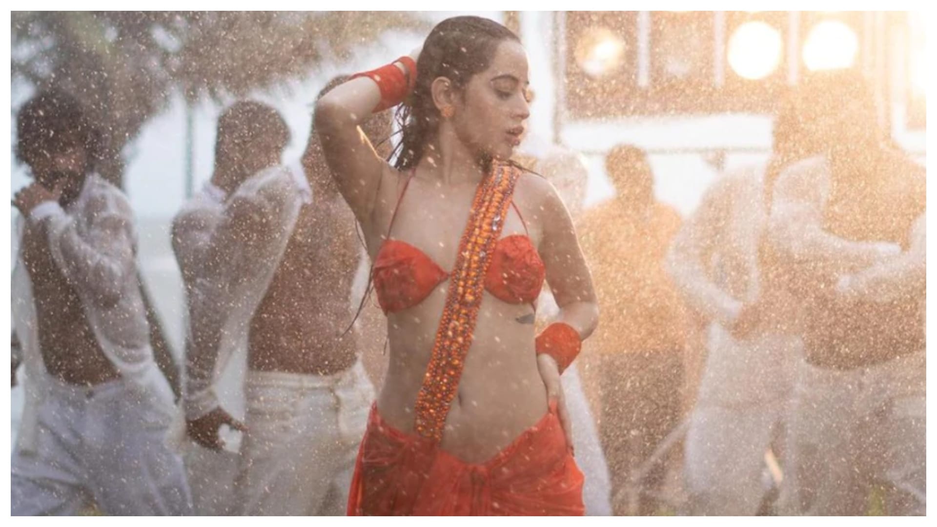 Urfi Javed new song Haye Haye Yeh Majboori release actress looking hot in red saree