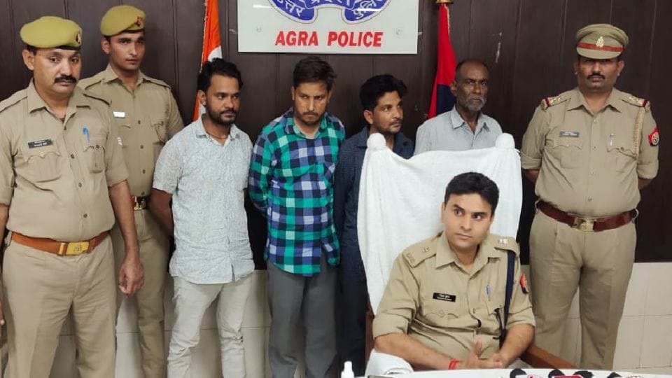 MBBS BAMS copy changing case accused revealed many secrets in police interrogation in Agra