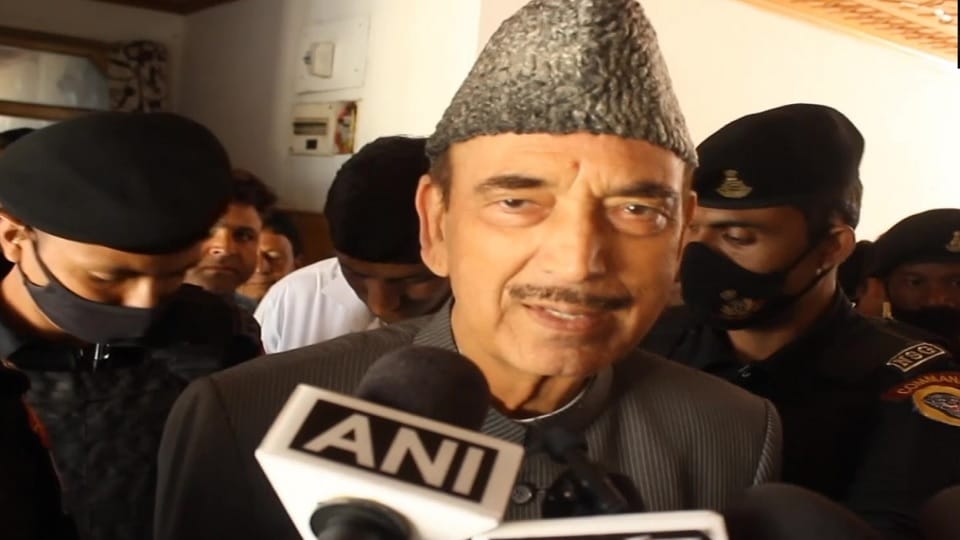 Ghulam Nabi Azad met Kapil Sibal in delhi