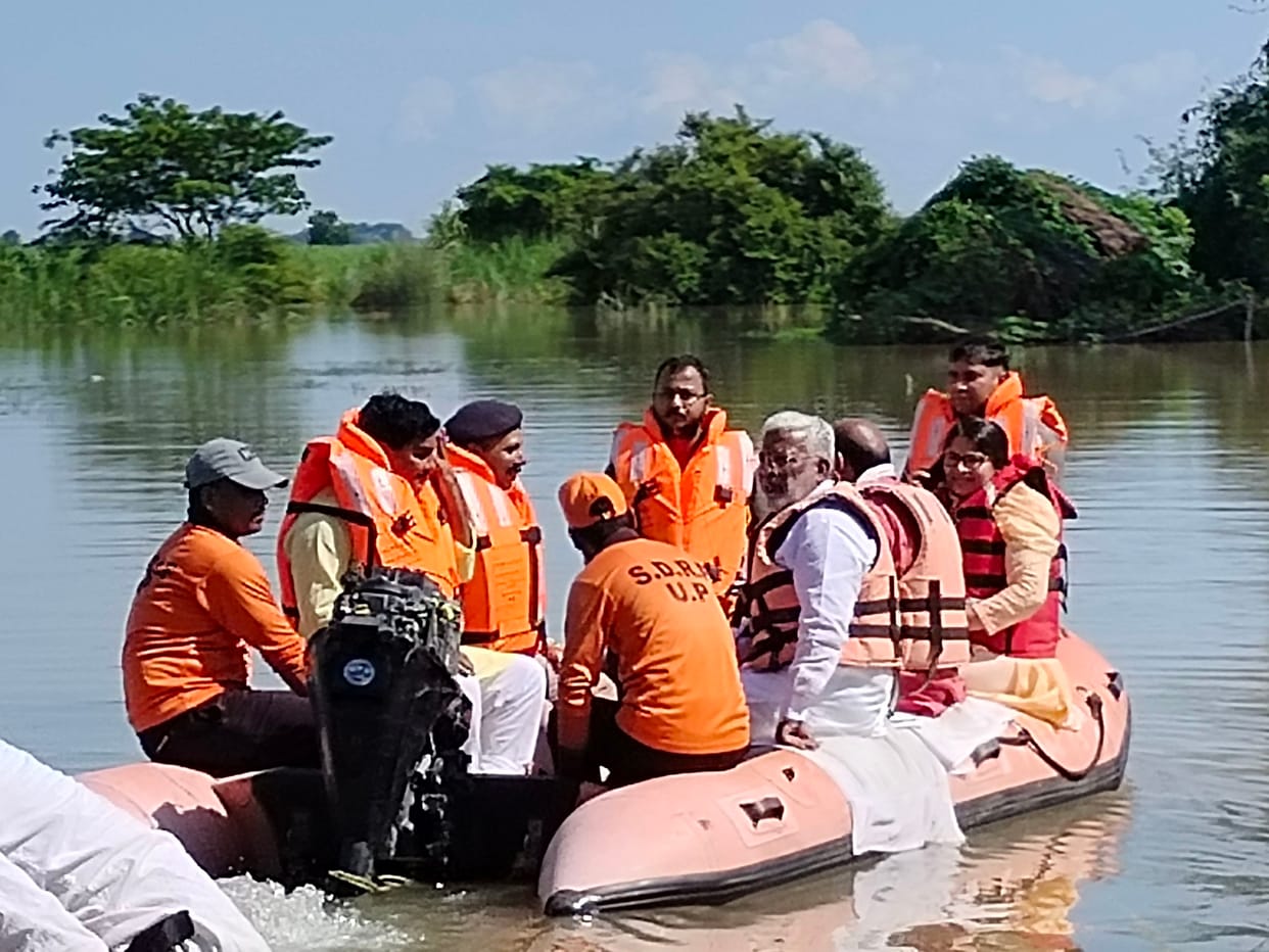 minister inspection in flood area