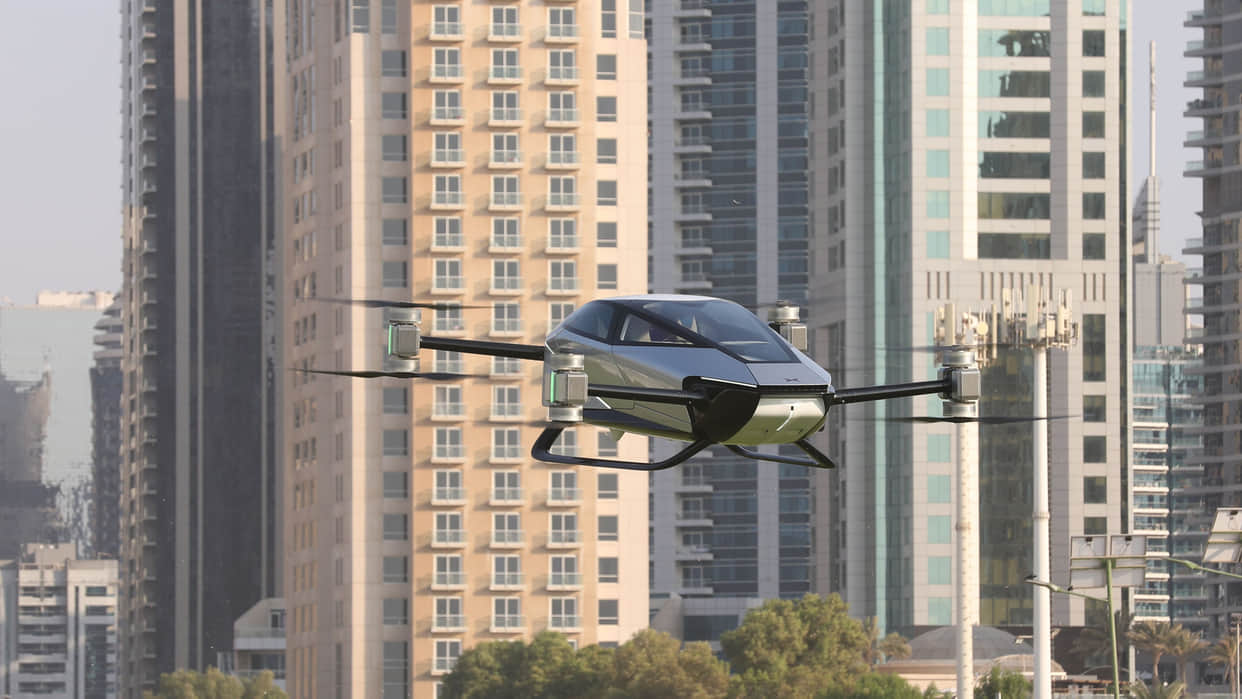 Flying car makes first public flight in Dubai