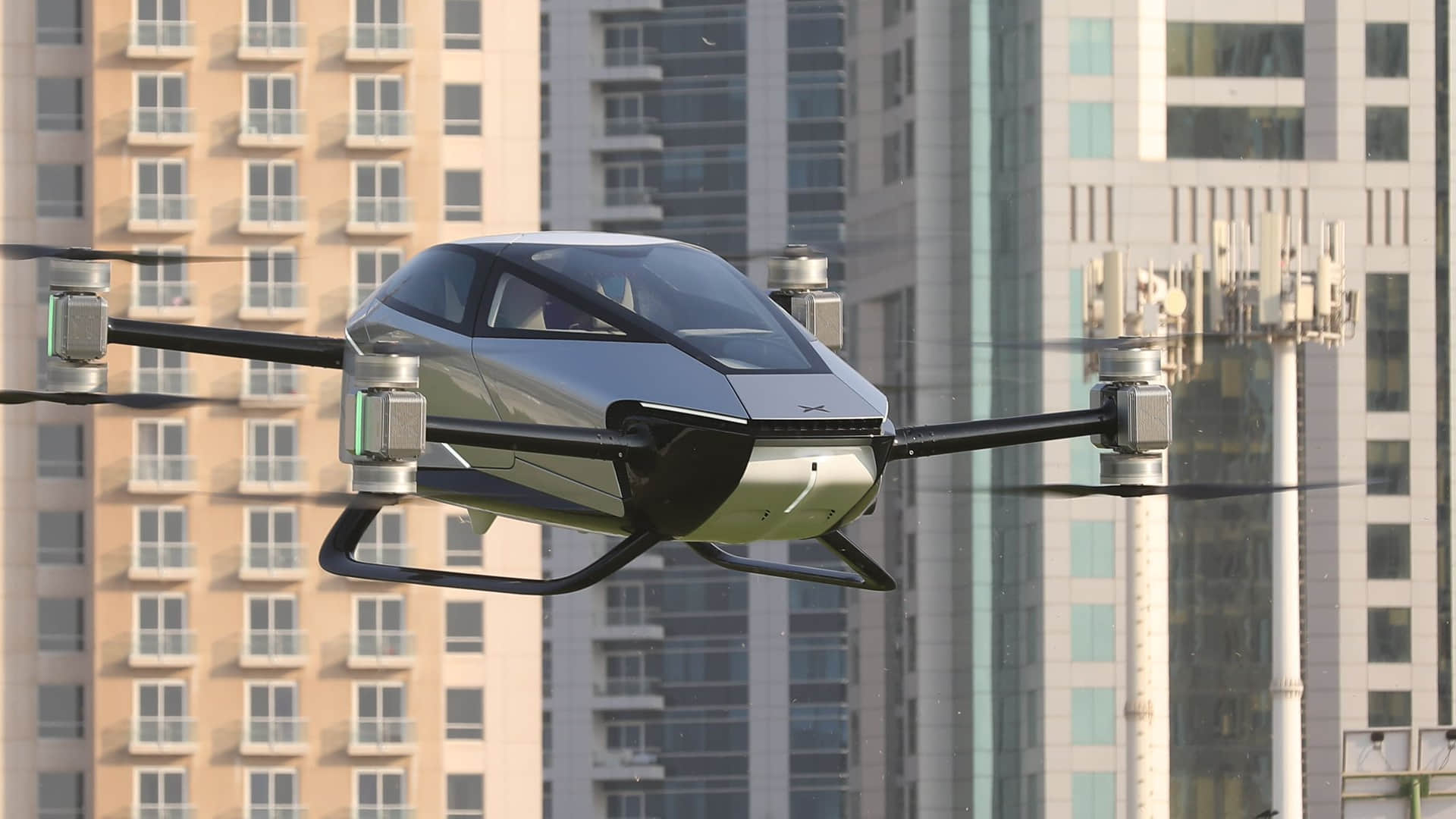 Flying car makes first public flight in Dubai