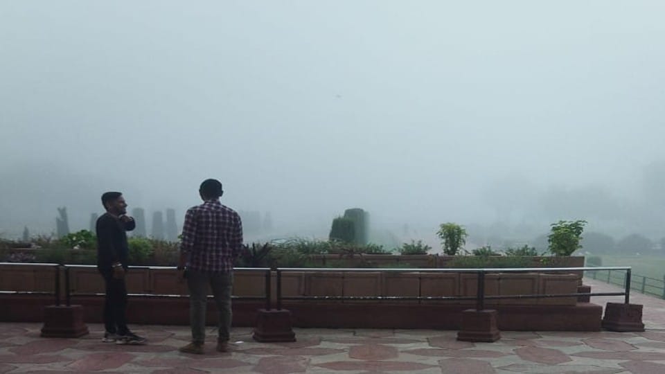 Agra Weather News: Taj Mahal Hide Due To Fog In Agra After Rain, Agra Ka Mausam